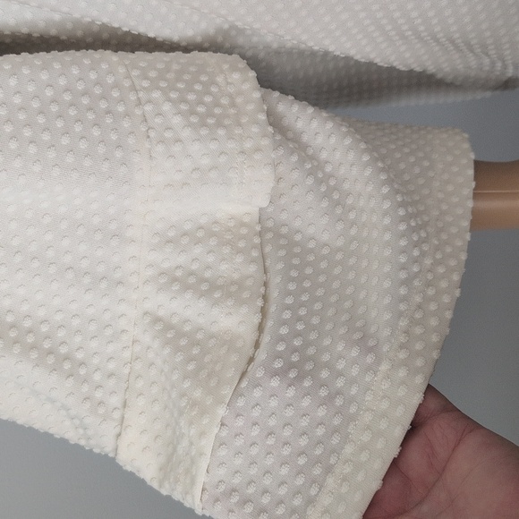 Classic Editions Off White Textured Swiss Dot Tiered Flutter Sleeve Top XL - Picture 6 of 13